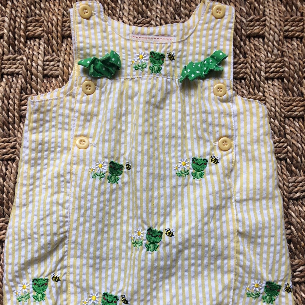 Summer seersucker striped romper ☀️🐸